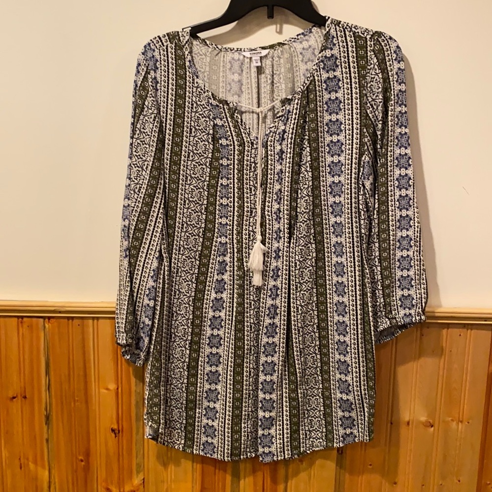 Woman’s top good condition